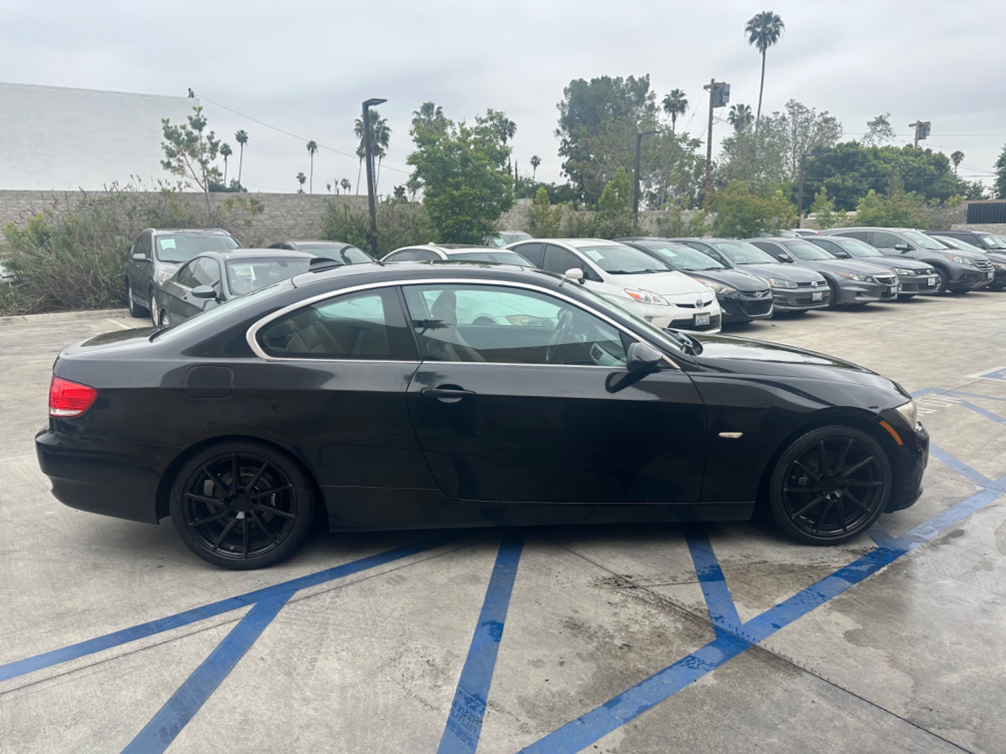 2007 Black /South African Safari BMW 3-Series Leather (WBAWV135X7P) with an Inline 6 engine, Maual transmission, located at 30 S. Berkeley Avenue, Pasadena, CA, 91107, (626) 248-7567, 34.145447, -118.109398 - 6 speed!!! this 2007 BMW 3-Series 328i Coupe looks and drives well. Looking for a reliable ride but struggling with bad credit? Our dealership has got you covered with our impressive selection of used vehicles, including the sleek and stylish 2007 BMW 328i Coupe 2D with a manual transmission. Thes - Photo #5